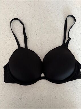 PINK Victoria's Secret Black Smooth super push add 2 cups bra